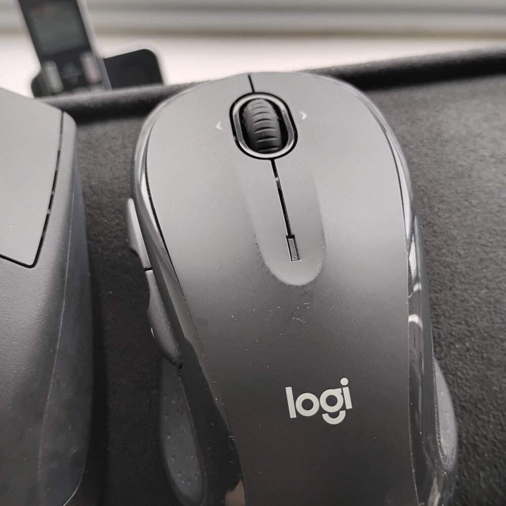 TWO Computer Mice Logitech - Picture 5 of 6